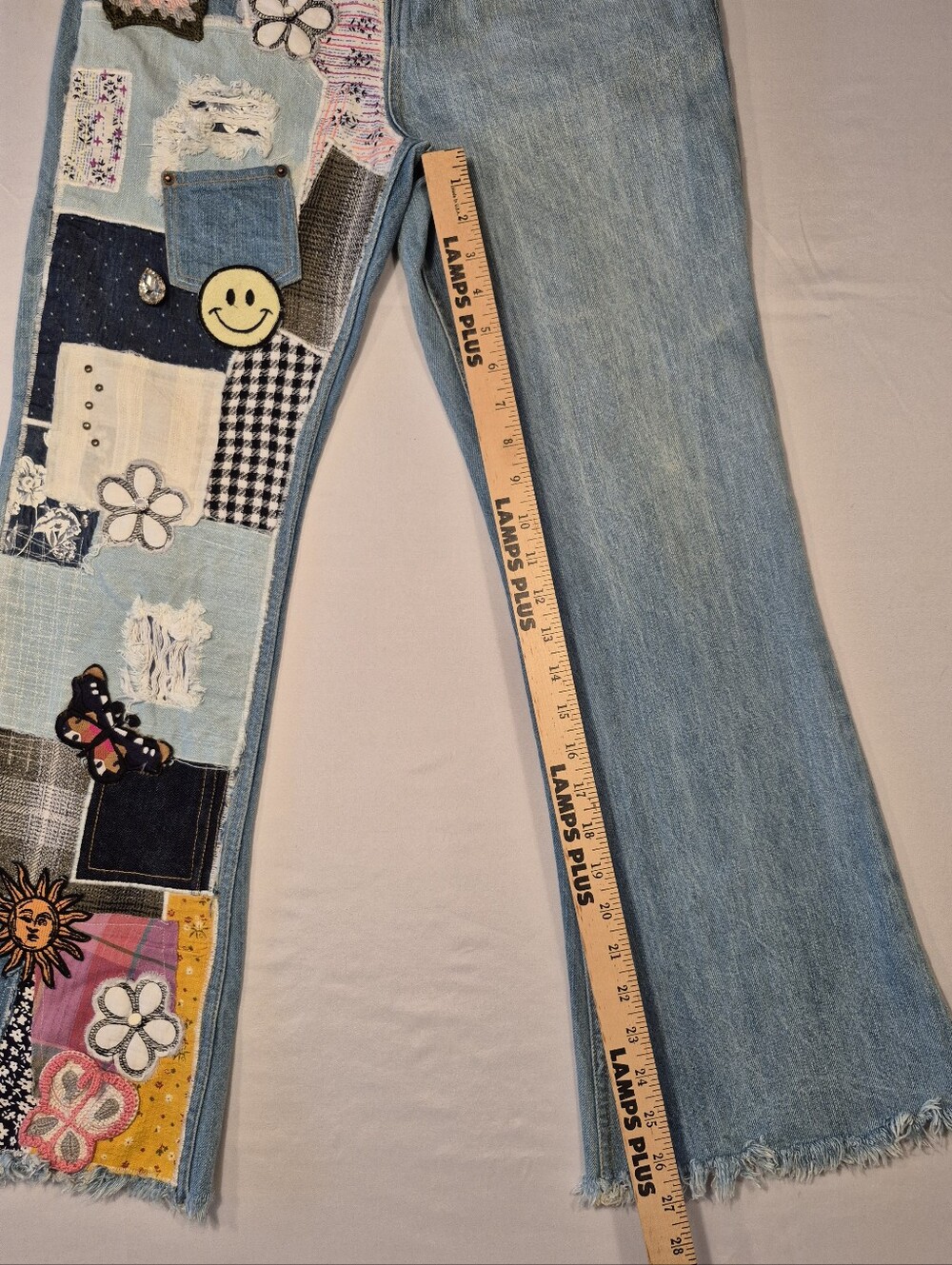 BDG Faded Patchwork Jeans High Rise Cropped Flare Raw Hem Floral & Smiley Patch - Picture 12 of 14